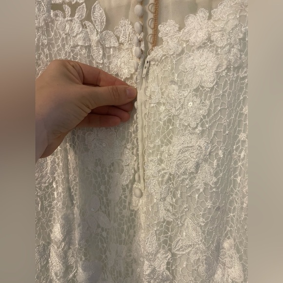 Essense of Australia Wedding Dress - Picture 6 of 17